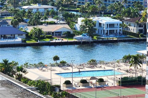 Купить кондоминиум в Халландейл-Бич, Флорида 2 спальни, 115.94м2, № 2018765 - фото 6