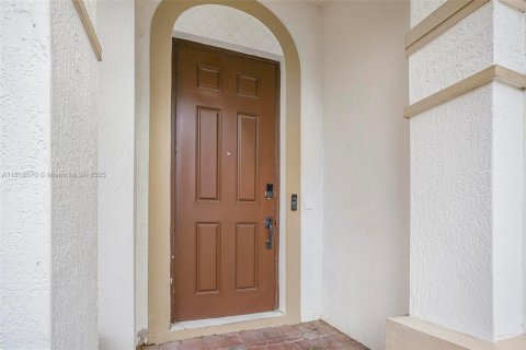 House in Homestead, Florida 5 bedrooms, 246.75 sq.m. № 1770873 - photo 3