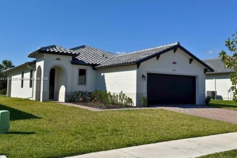 Villa ou maison à louer à Ave Maria, Floride: 3 chambres, 160.35 m2 № 1962523 - photo 2