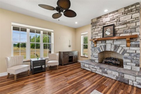 House in Zephyrhills, Florida 3 bedrooms, 196.58 sq.m. № 2113097 - photo 16