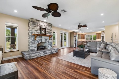 House in Zephyrhills, Florida 3 bedrooms, 196.58 sq.m. № 2113097 - photo 8