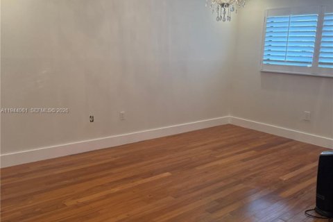 Touwnhouse à louer à Miami, Floride: 3 chambres, 114.83 m2 № 2001320 - photo 8