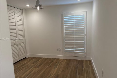 Touwnhouse à louer à Miami, Floride: 3 chambres, 114.83 m2 № 2001320 - photo 9