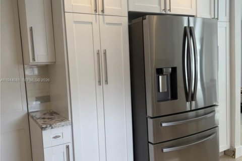 Touwnhouse à louer à Miami, Floride: 3 chambres, 114.83 m2 № 2001320 - photo 4