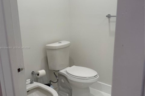 Touwnhouse à louer à Miami, Floride: 3 chambres, 114.83 m2 № 2001320 - photo 11