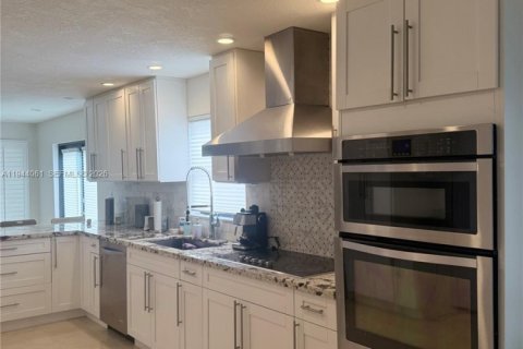 Touwnhouse à louer à Miami, Floride: 3 chambres, 114.83 m2 № 2001320 - photo 5