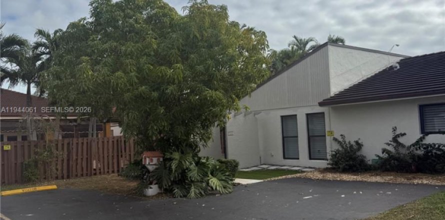 Touwnhouse à Miami, Floride 3 chambres, 114.83 m2 № 2001320