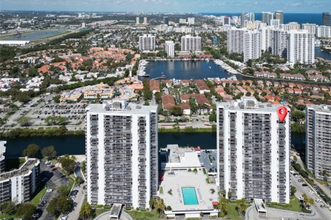 Copropriété à louer à Aventura, Floride: 2 chambres, 92.53 m2 № 1996269 - photo 3