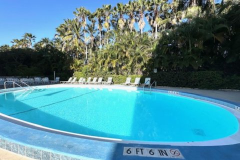 Condo in Hallandale Beach, Florida, 1 bedroom  № 1864205 - photo 1