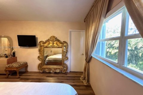 Condo in Hallandale Beach, Florida, 1 bedroom  № 1864205 - photo 16