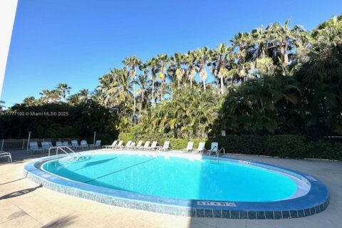 Condo in Hallandale Beach, Florida, 1 bedroom  № 1864205 - photo 24