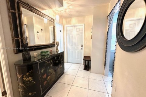 Condo in Hallandale Beach, Florida, 1 bedroom  № 1864205 - photo 9