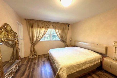 Condo in Hallandale Beach, Florida, 1 bedroom  № 1864205 - photo 13