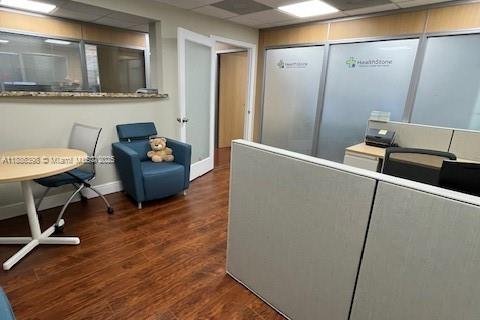 Propiedad comercial en venta en Hollywood, Florida № 1932965 - foto 15