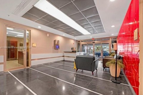 Propiedad comercial en venta en Hollywood, Florida № 1932965 - foto 5