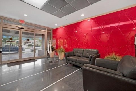 Propiedad comercial en venta en Hollywood, Florida № 1932965 - foto 6