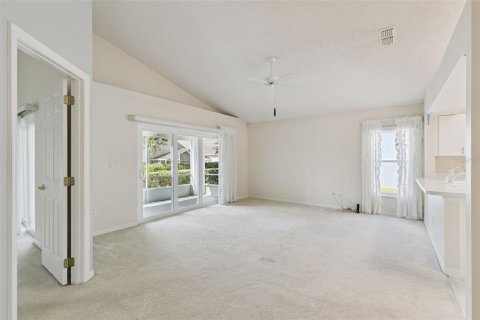Villa ou maison à vendre à Clermont, Floride: 2 chambres, 160.16 m2 № 2420052 - photo 7