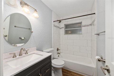 Casa en venta en Leesburg, Florida, 4 dormitorios, 204.38 m2 № 1912608 - foto 25