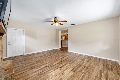 Casa en venta en Leesburg, Florida, 4 dormitorios, 204.38 m2 № 1912608 - foto 10