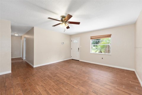 Casa en venta en Leesburg, Florida, 4 dormitorios, 204.38 m2 № 1912608 - foto 9
