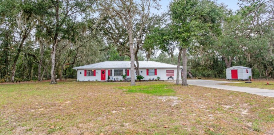 House in Interlachen, Florida 3 bedrooms, 178.93 sq.m. № 867968
