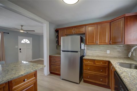 Villa ou maison à vendre à Saint Petersburg, Floride: 2 chambres, 65.4 m2 № 2322511 - photo 2