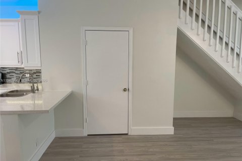 Touwnhouse à vendre à Weston, Floride: 3 chambres, 134.06 m2 № 2000114 - photo 4