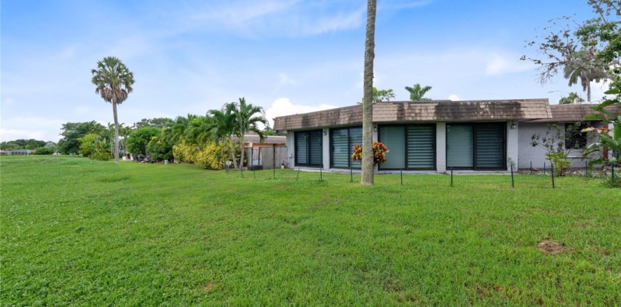 Villa ou maison à Tamarac, Floride 4 chambres, 246.56 m2 № 1146928