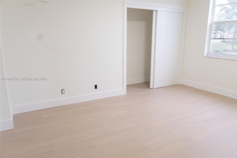 Condo in Pompano Beach, Florida, 3 bedrooms  № 2029484 - photo 12