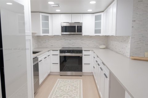 Condo in Pompano Beach, Florida, 3 bedrooms  № 2029484 - photo 28