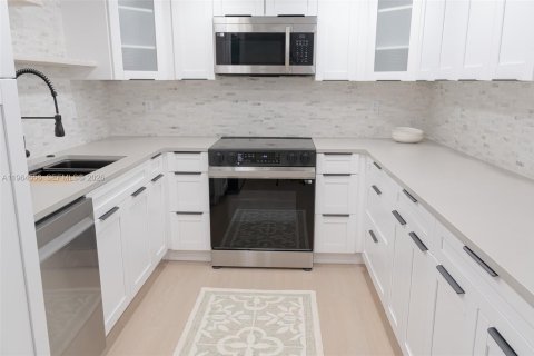 Condo in Pompano Beach, Florida, 3 bedrooms  № 2029484 - photo 30