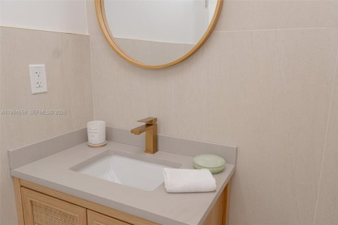 Condo in Pompano Beach, Florida, 3 bedrooms  № 2029484 - photo 26