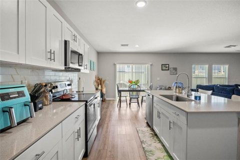 House in Wesley Chapel, Florida 4 bedrooms, 206.8 sq.m. № 2104755 - photo 4