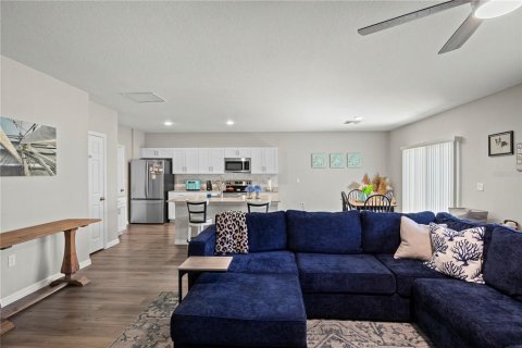 House in Wesley Chapel, Florida 4 bedrooms, 206.8 sq.m. № 2104755 - photo 9