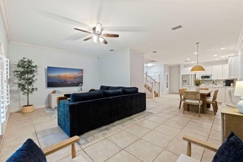 Townhouse in Saint Petersburg, Florida 3 bedrooms, 184.88 sq.m. № 2296545 - photo 11