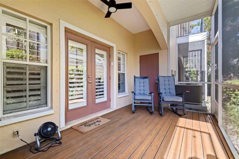 Townhouse in Saint Petersburg, Florida 3 bedrooms, 184.88 sq.m. № 2296545 - photo 14