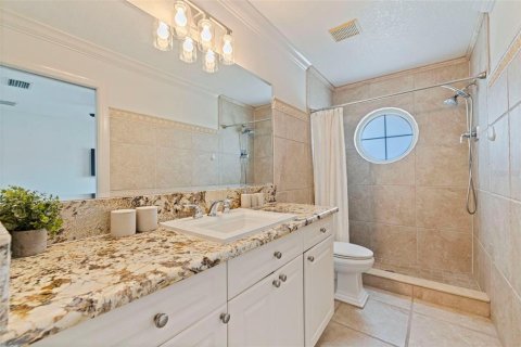 Townhouse in Saint Petersburg, Florida 3 bedrooms, 184.88 sq.m. № 2296545 - photo 30