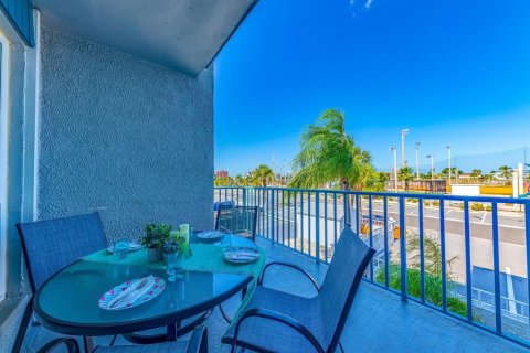 Adosado en alquiler en Madeira Beach, Florida, 2 dormitorios, 96.62 m2 № 1787893 - foto 2
