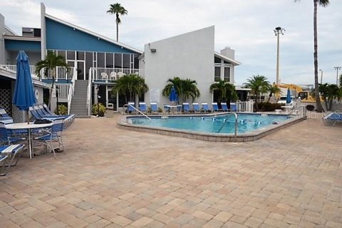 Adosado en alquiler en Madeira Beach, Florida, 2 dormitorios, 96.62 m2 № 1787893 - foto 5