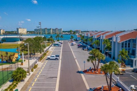 Adosado en alquiler en Madeira Beach, Florida, 2 dormitorios, 96.62 m2 № 1787893 - foto 30