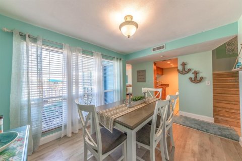 Adosado en alquiler en Madeira Beach, Florida, 2 dormitorios, 96.62 m2 № 1787893 - foto 11
