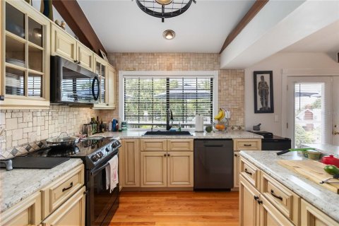 Casa en venta en Mount Dora, Florida, 3 dormitorios, 196.58 m2 № 1876141 - foto 4