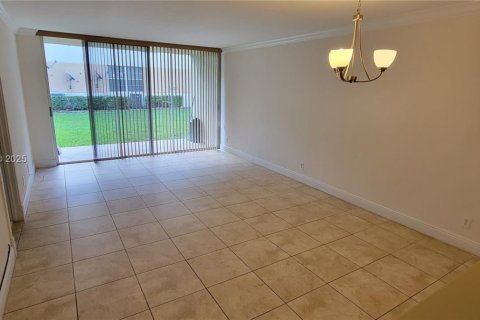 Condo in Coral Springs, Florida, 2 bedrooms  № 1950909 - photo 5