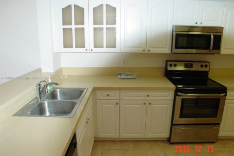 Condo in Coral Springs, Florida, 2 bedrooms  № 1950909 - photo 7