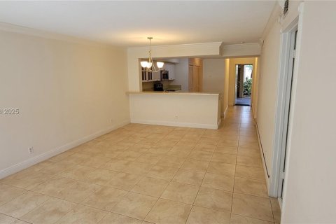 Condo in Coral Springs, Florida, 2 bedrooms  № 1950909 - photo 3