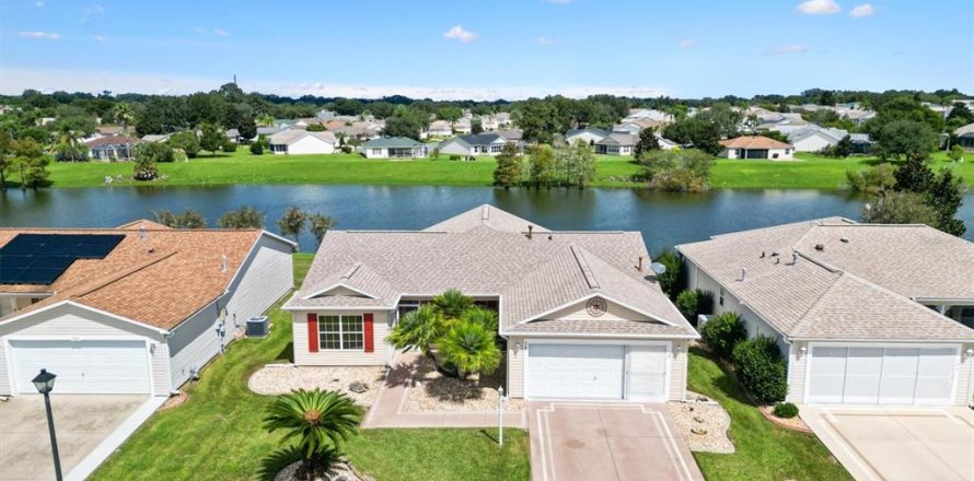 Casa en The Villages, Florida 3 dormitorios, 141.86 m2 № 2377521