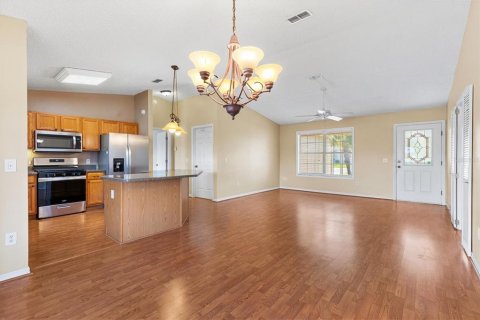 Casa en venta en The Villages, Florida, 3 dormitorios, 141.86 m2 № 2377521 - foto 13