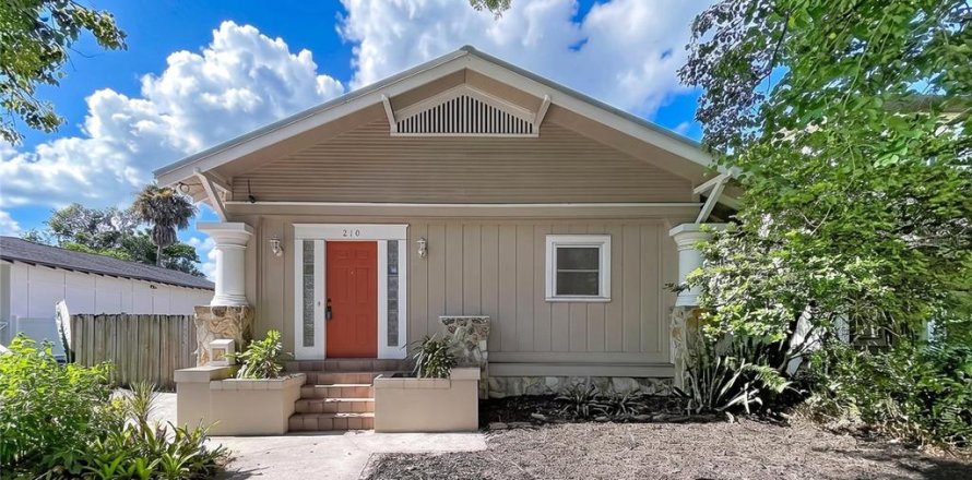 Propiedad comercial en Tampa, Florida 3 dormitorios, 185.8 m2 № 2342228