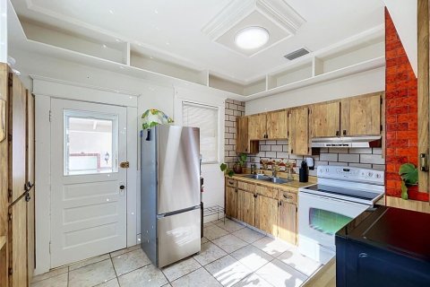 Propiedad comercial en venta en Tampa, Florida, 3 dormitorios, 185.8 m2 № 2342228 - foto 24