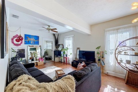 Propiedad comercial en venta en Tampa, Florida, 3 dormitorios, 185.8 m2 № 2342228 - foto 17